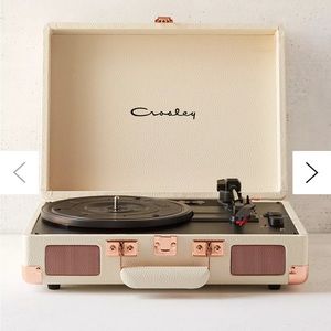 Crosley crusier record player. Cream & Rose Gold. Brand New. Never used.